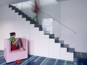 casa-arcoiris-escalera
