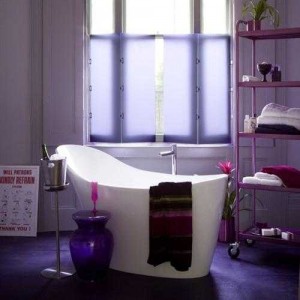 baño violeta
